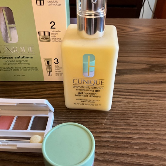 Clinique - bundle - Picture 6 of 6